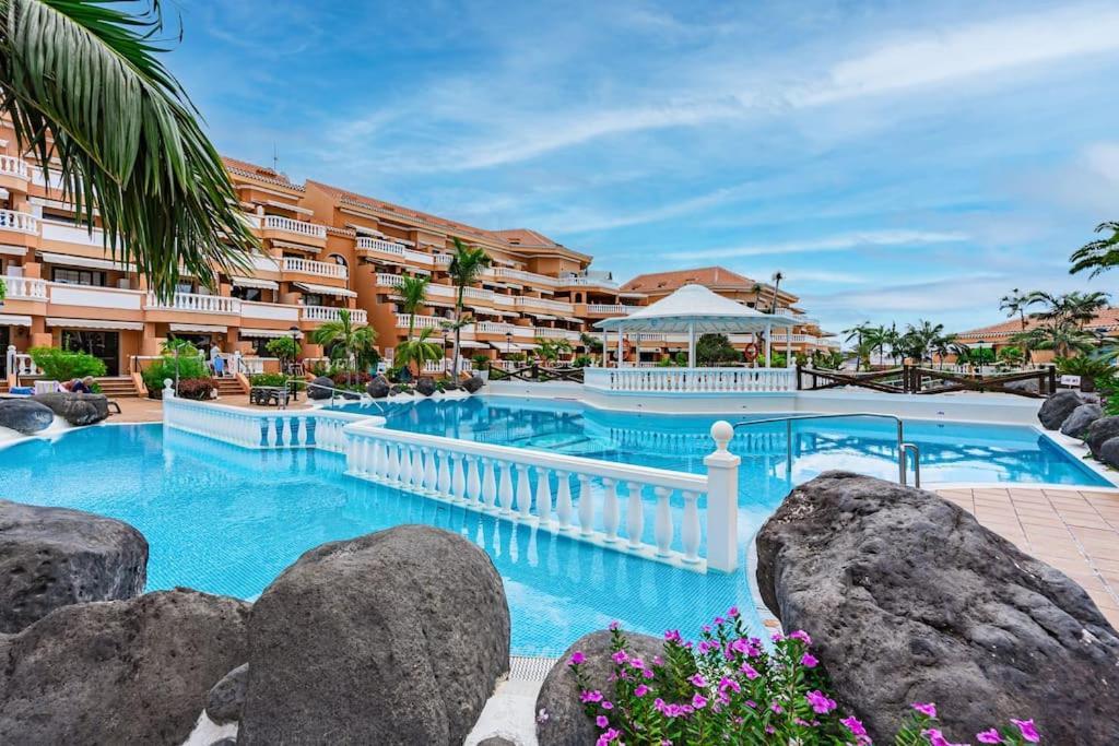 Royal Garden - 2 Bedroom Playa de las Américas Kültér fotó