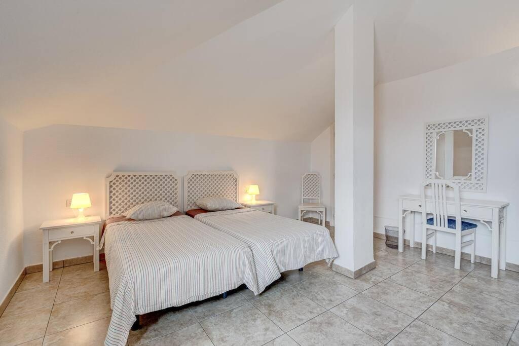 Royal Garden - 2 Bedroom Playa de las Américas Kültér fotó